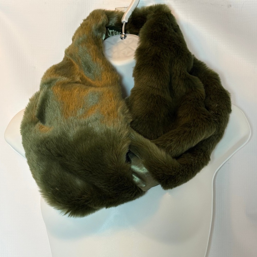 Chicos Green Faux Fur Jeannie Snood‎ Infinity Scarf OS NWT
